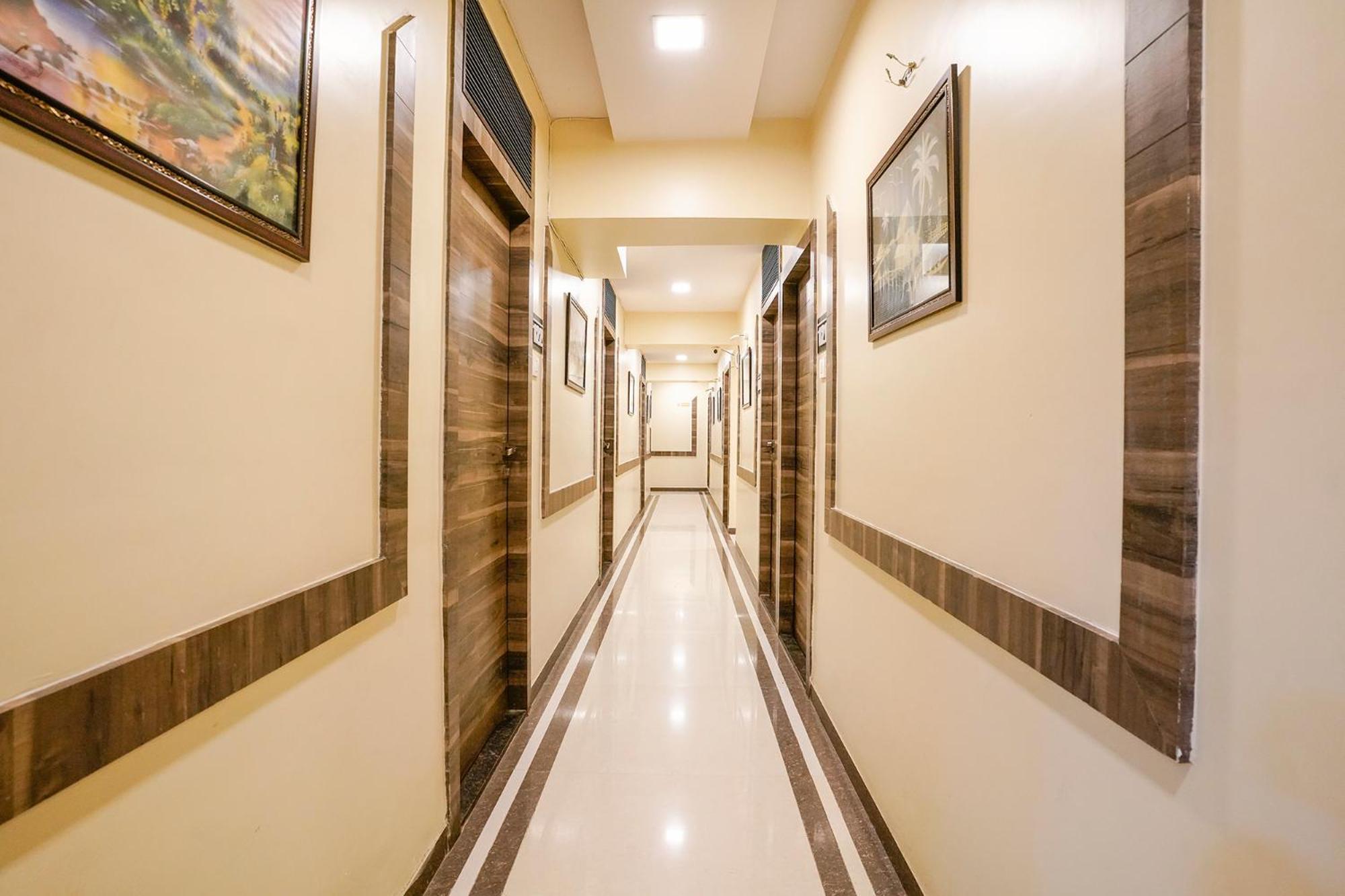Fabexpress Sarah Gold - Nr Nesco Exhibition Center Hotel Mumbai Exterior photo
